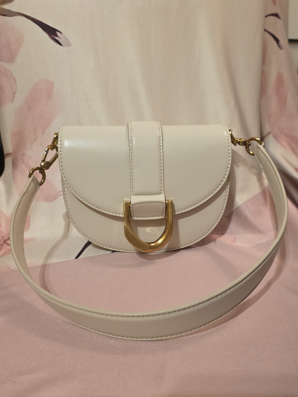 Charles & Keith Small Gabine